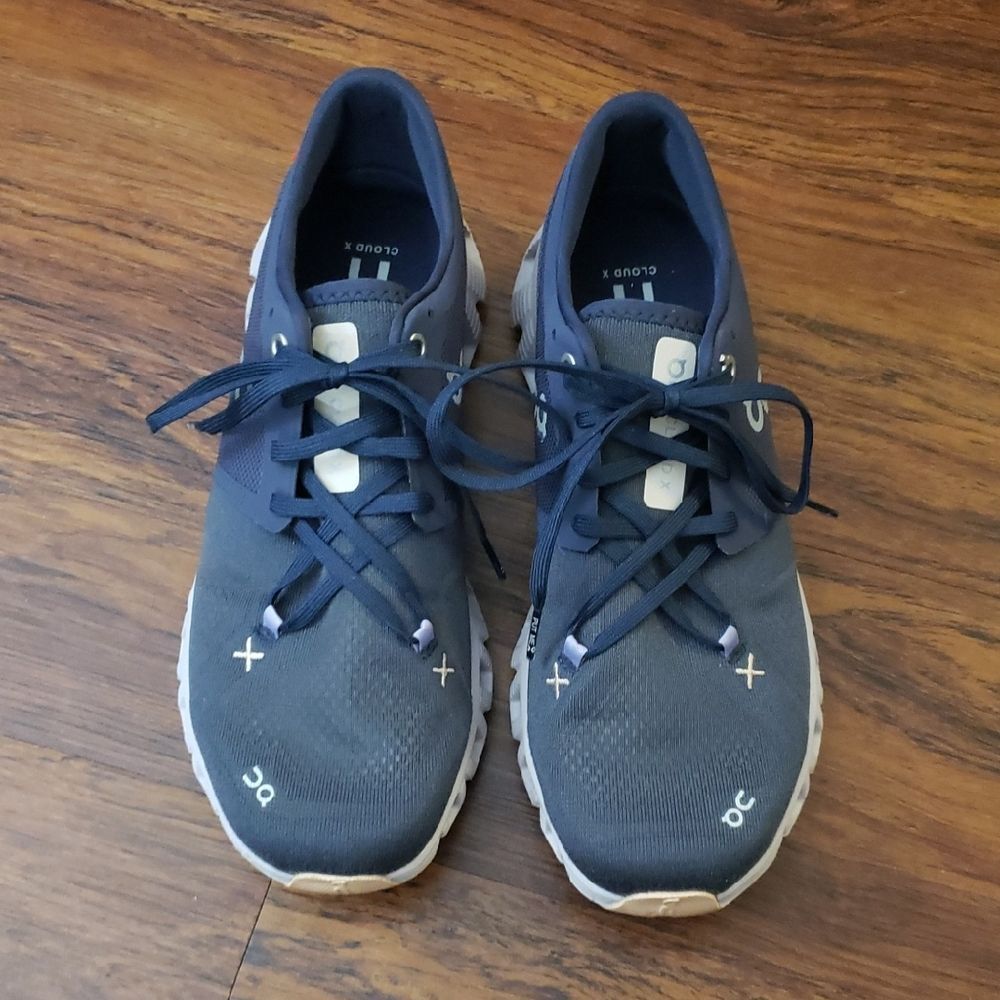 On Running Women's Blue Purple Comfortable Robust Running Shoes Size 9